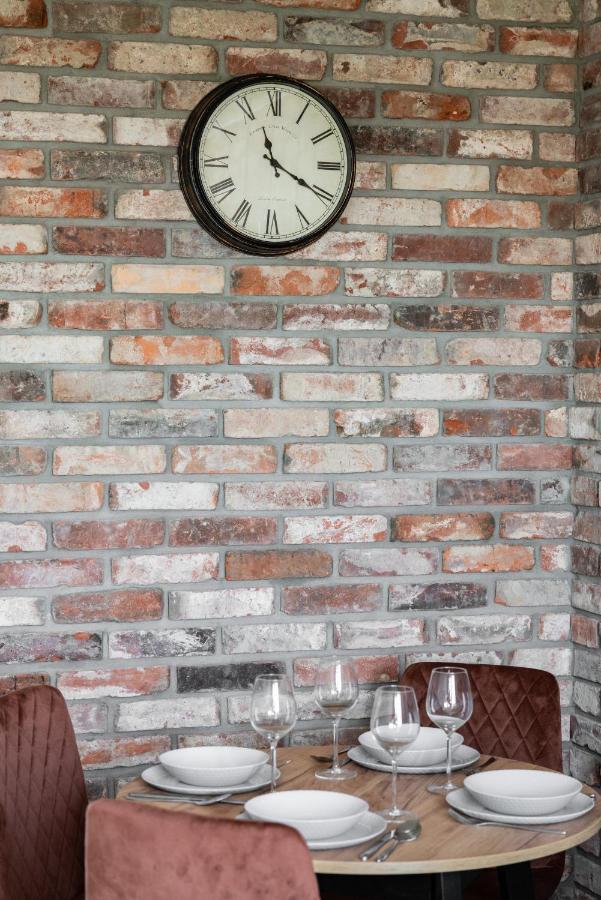 Stylish Apartment Near Wroclavia For 4 Guests By Noclegi Renters Wrocław Eksteriør billede