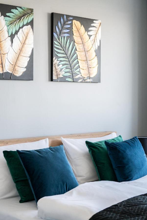 Stylish Apartment Near Wroclavia For 4 Guests By Noclegi Renters Wrocław Eksteriør billede